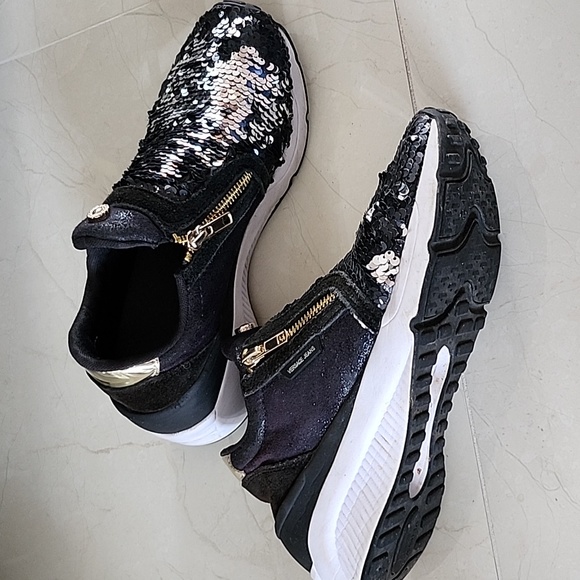 VERSACE JEANS( US6)sequin sneaker,can flip black or silver color. - Picture 10 of 10